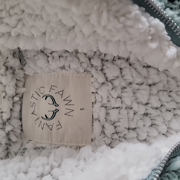 Pullover - Picture 2 of 3